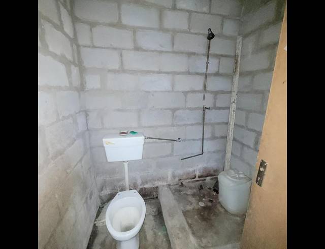 6 BEDROOM HOUSE FOR SALE IN FOLWENI